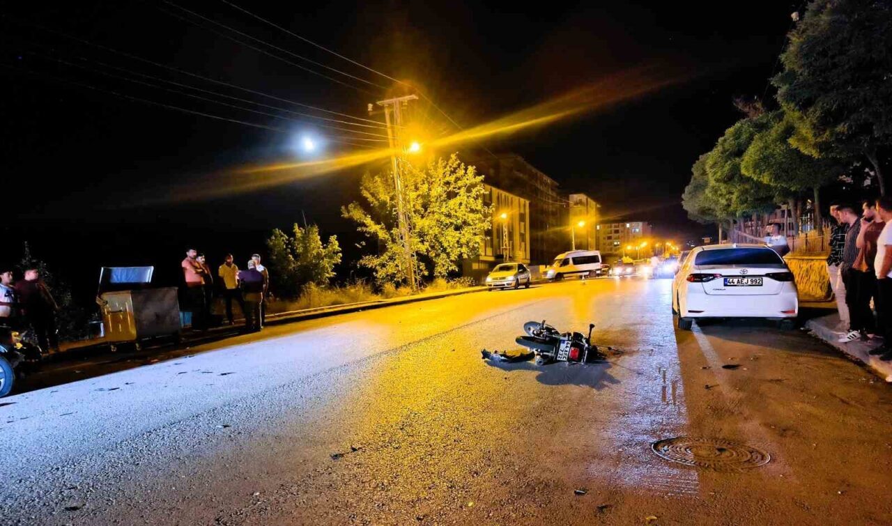 Malatya'nın Doğanşehir ilçesinde, otomobil ile motosikletin çarpışması sonucunda 25 yaşındaki