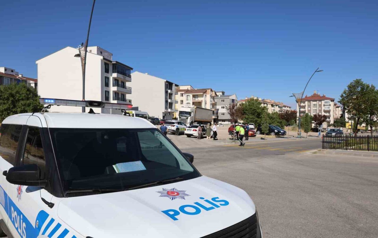 Nevşehir'de O.Y. yönetimindeki otomobil, yaya geçidinden geçen bir yayaya çarptı.