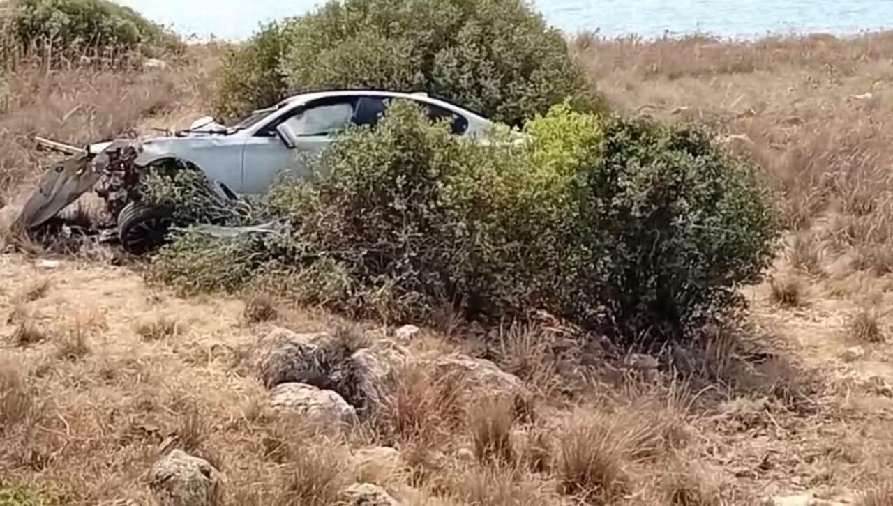 Mersin'de direksiyon hakimiyetini kaybeden polis memuru Aydoğan Sukuşu (31), kullandığı