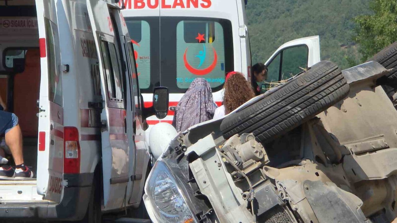 Düzce'de Anadolu Otoyolu'nda T.K. yönetimindeki otomobil, direksiyon hakimiyetinin kaybedilmesi sonucu