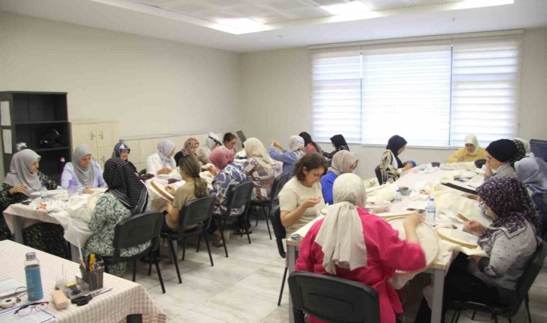 Gaziantep'te, genç kızların çeyizlerinde önemli bir yer tutan "Antep İşi