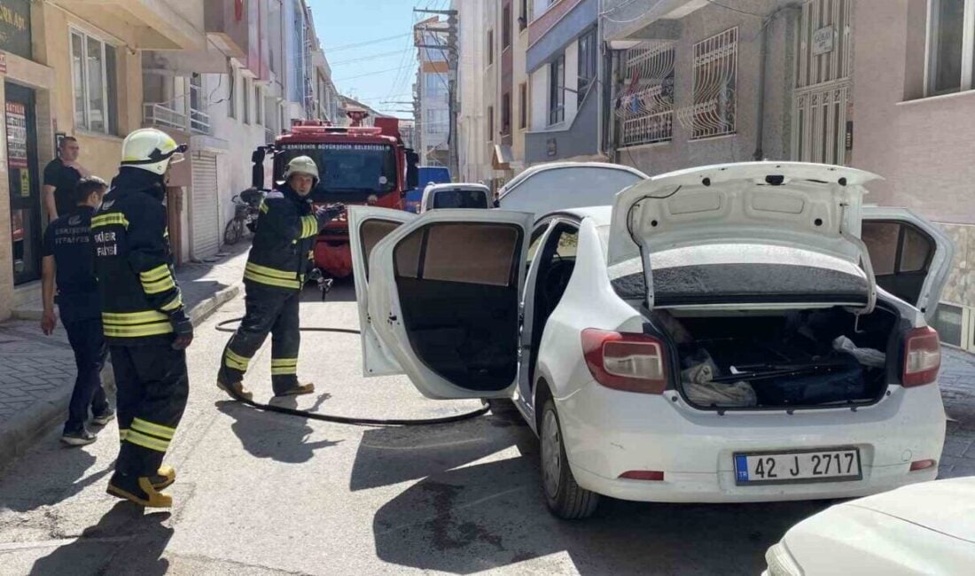 Eskişehir'de, Kırmızıtoprak Mahallesi'nde park halindeki 42 J 2717 plakalı otomobilin