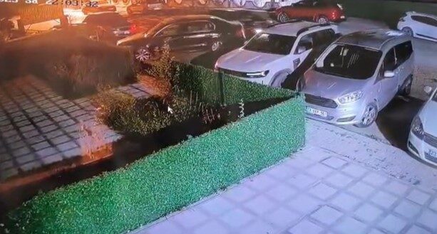 Elazığ'da, park halindeki bir araca çarpan sürücü kayıplara karıştı. Gece