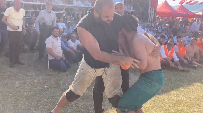 Mudurnu'da gerçekleştirilen geleneksel "Acısu Bayramı", binlerce katılımcıyı bir araya getirerek