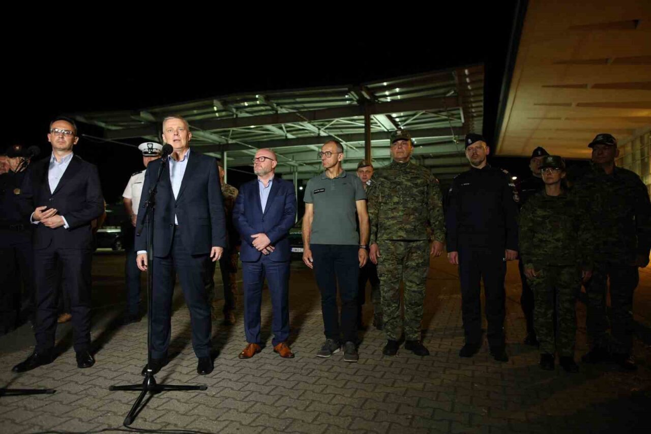 Polonya, yasa dışı göçü engellemek için Almanya ve Litvanya sınırlarında