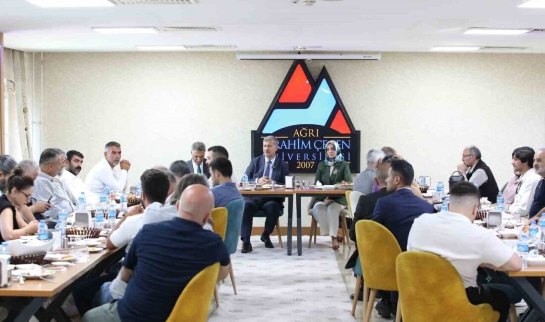Ağrı İbrahim Çeçen Üniversitesi Rektörü Prof. Dr. İlhami Gülçin, yerel