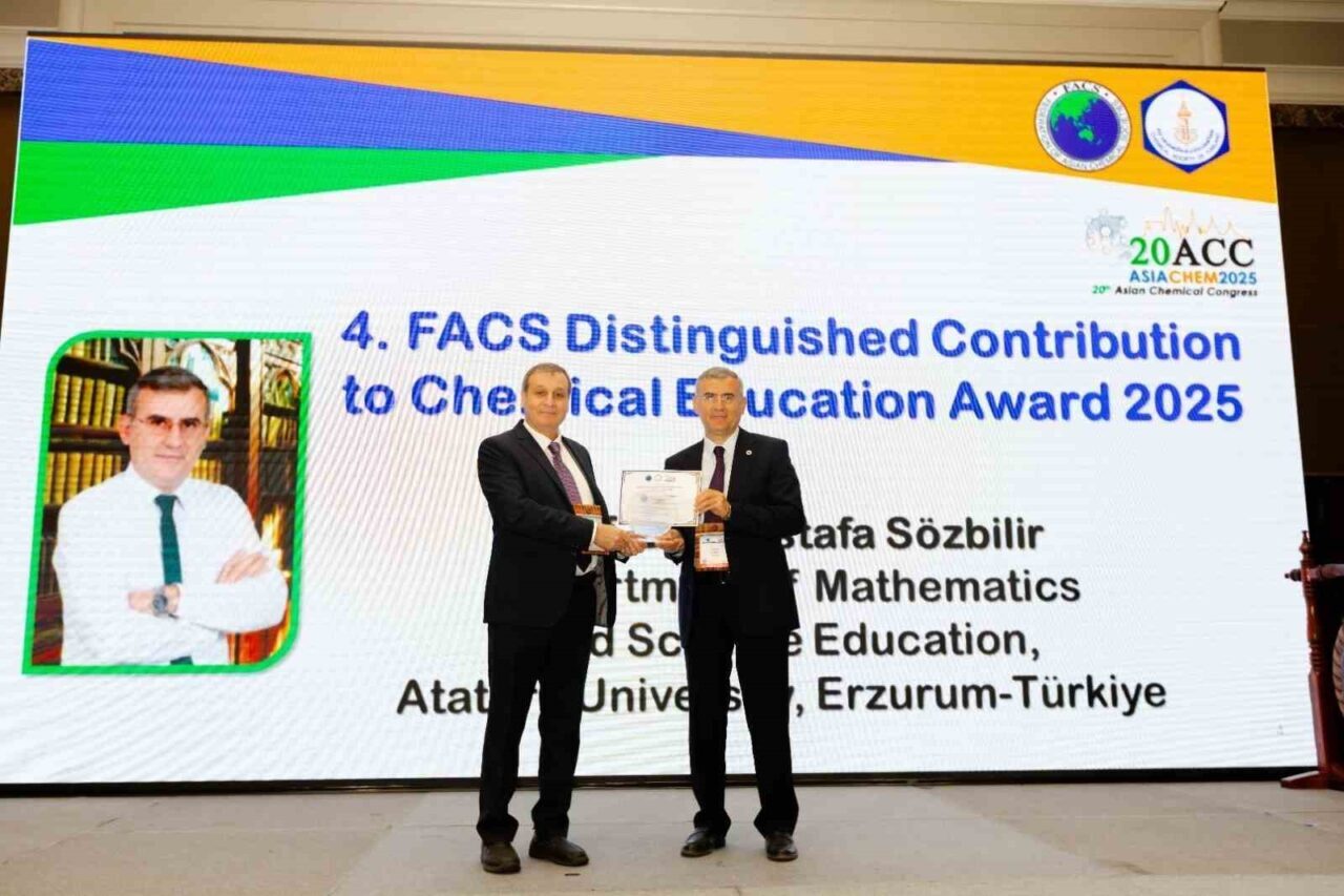 Atatürk Üniversitesi'nden Prof. Dr. Mustafa Sözbilir, 20. Asya Kimya Kongresi'nde
