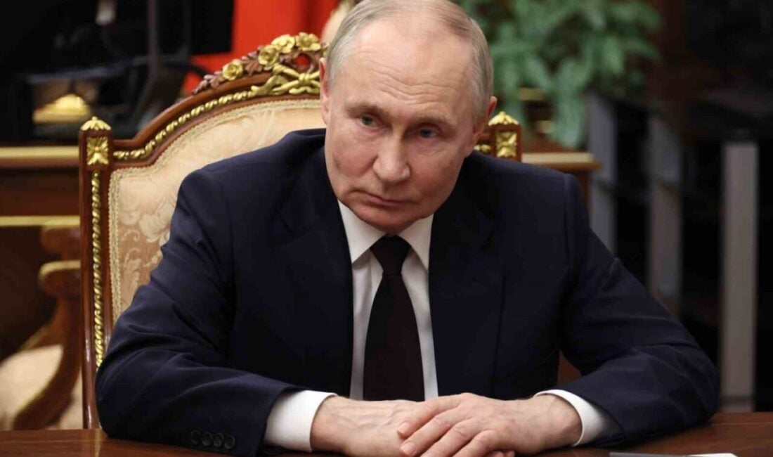 Rusya Devlet Başkanı Vladimir Putin, Ulaştırma Bakanı Roman Starovoit’i görevden