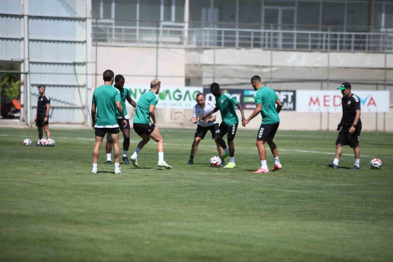 Konyaspor Teknik Direktörü Recep Uçar, 2025-2026 sezonu hazırlıklarına başladıklarını ve