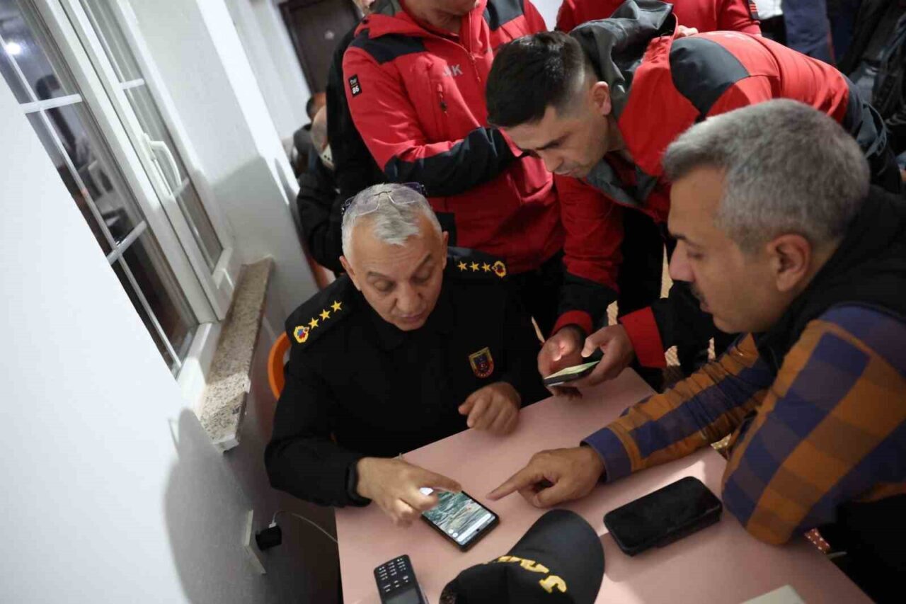 Rize, Bayburt ve Erzurum sınırında kaybolan özel jet uçağının arama-kurtarma