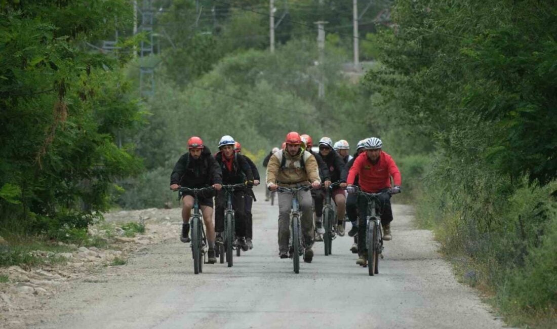 "Rotamız Macera PalanEkstrem" projesi Erzurum'da sürerken, Oltu'da start alan bisiklet