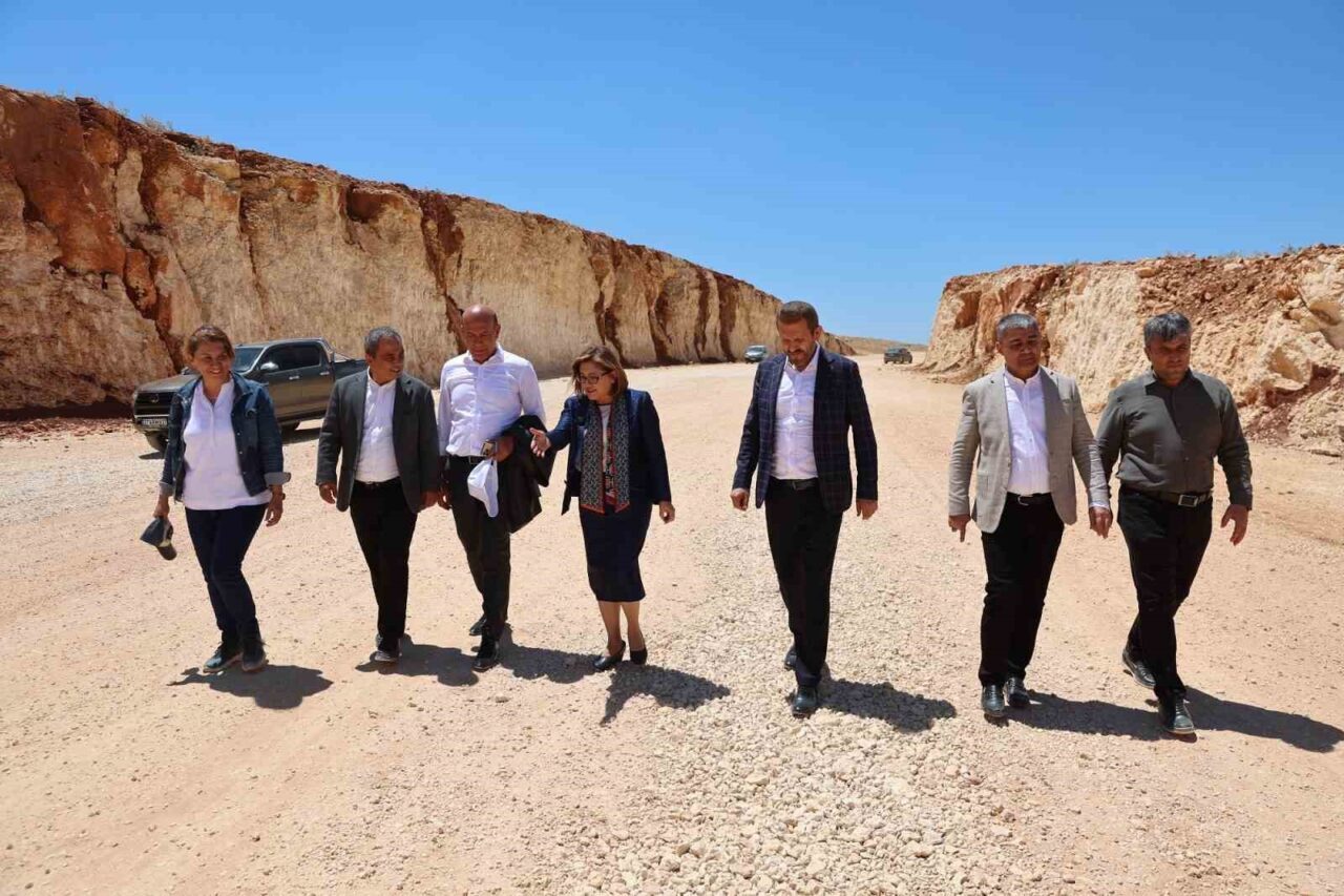 Gaziantep Büyükşehir Belediye Başkanı Fatma Şahin, Güneyşehir'deki konut projelerini inceledi.
