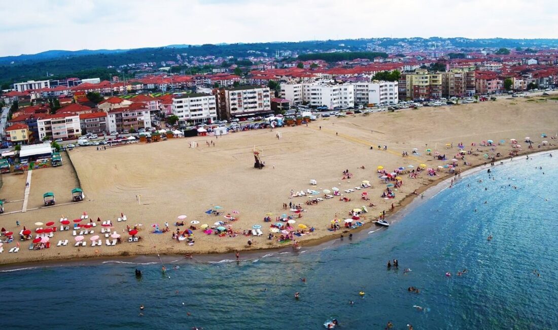 Sakarya Büyükşehir Belediyesi'ne ait "Hayat Timi" cankurtaranları, Kuzey sahillerinde haziran