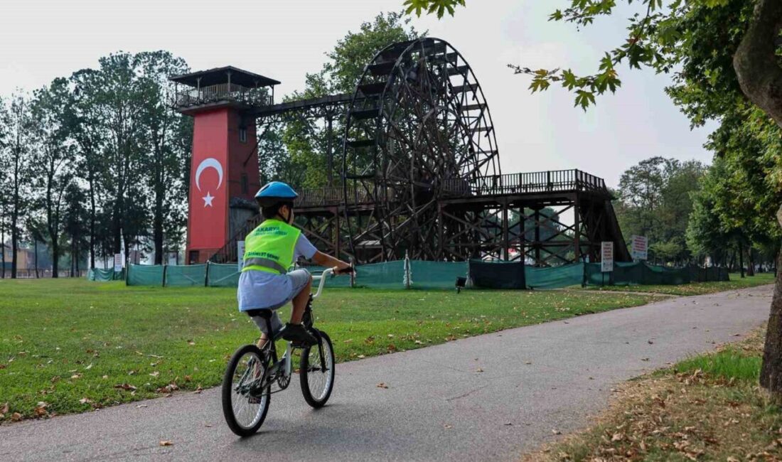 Sakarya Büyükşehir Belediyesi, "Aileler Bisikletle Buluşuyor" etkinliği ile aileleri bir