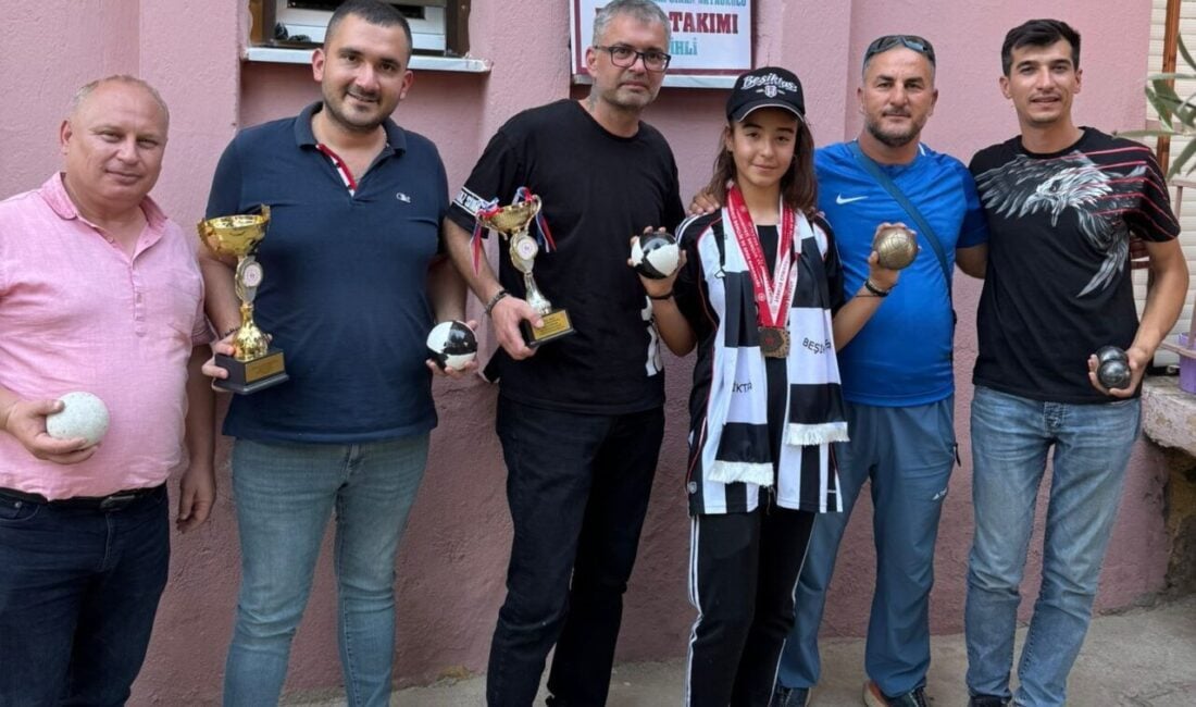Muğla Akyaka'da düzenlenen Okul Sporları Volo Türkiye Şampiyonası'nda başarı gösteren