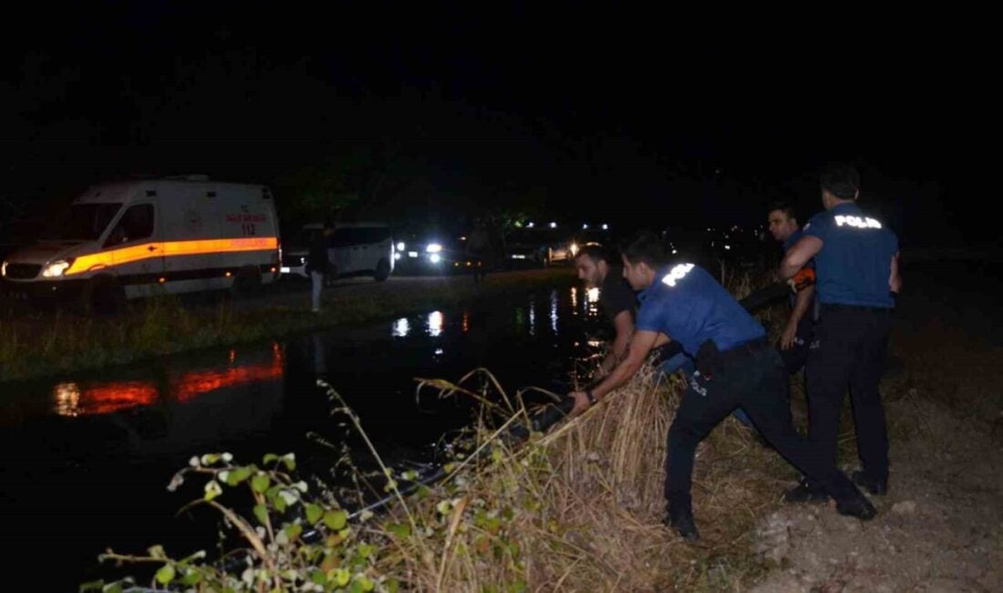 Samsun'un Bafra ilçesinde 30 yaşındaki Uğur Umay, Bahçeler Mahallesi'nde arkadaşlarıyla
