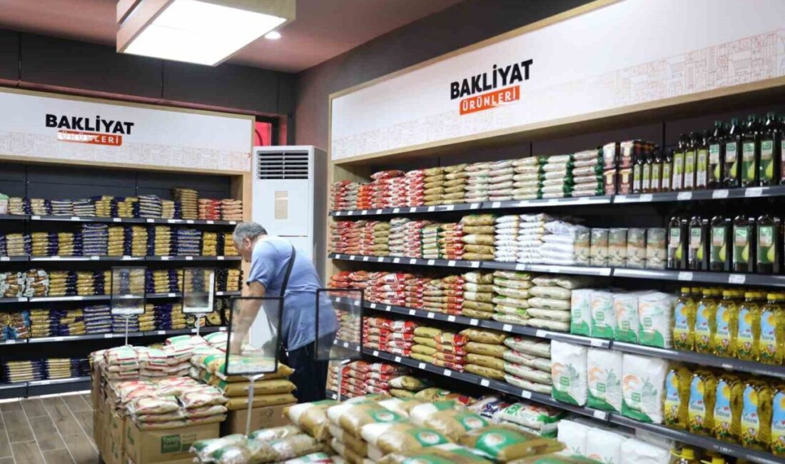 Samsun Büyükşehir Belediyesi, üreticileri tüketicilerle buluşturan "Samsun Market"i hizmete açtı.