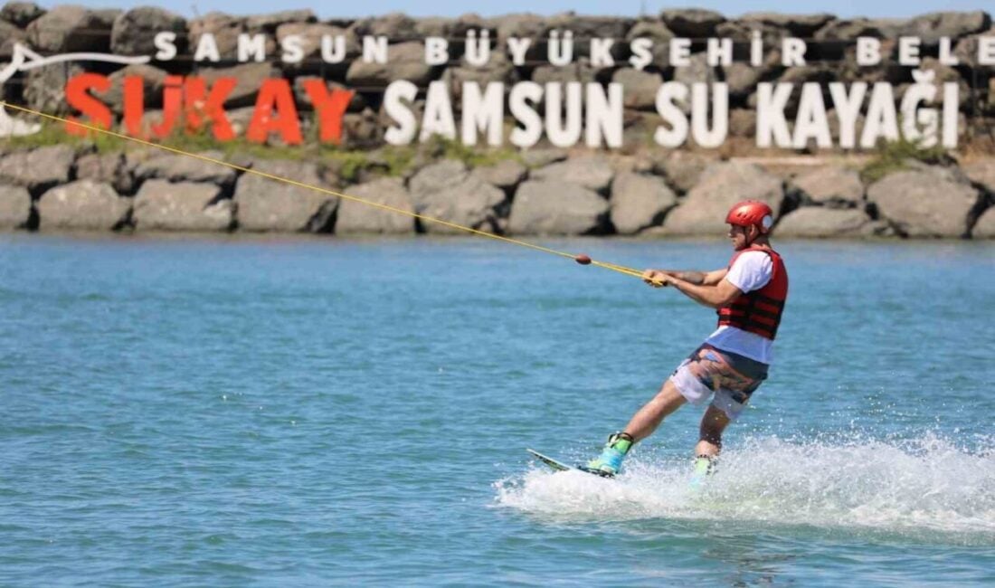 Samsun'da, deniz üstünde kurulu Türkiye'nin ilk kablolu su kayağı tesisi