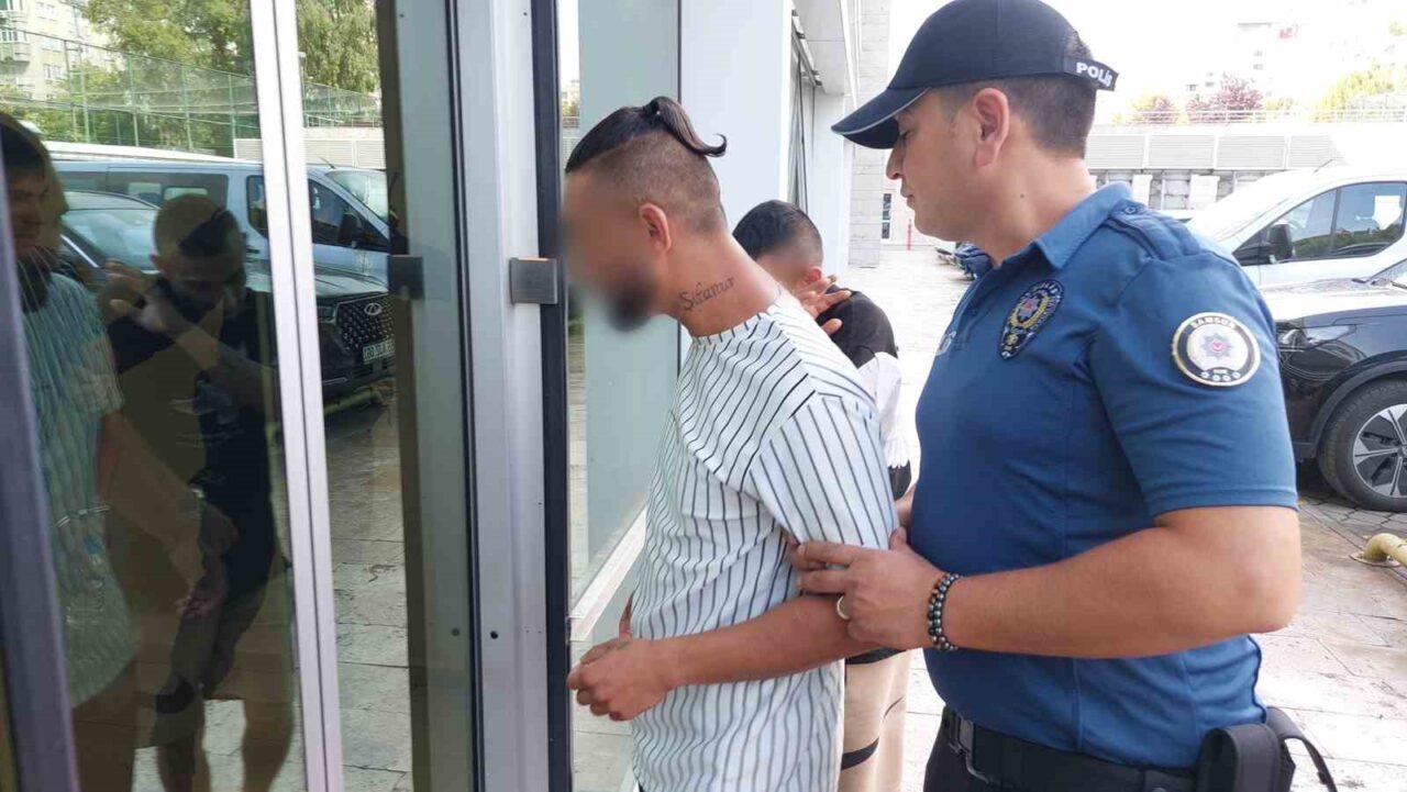 Samsun'un Canik ilçesinde bir kişiyi demir sopa ile darp eden