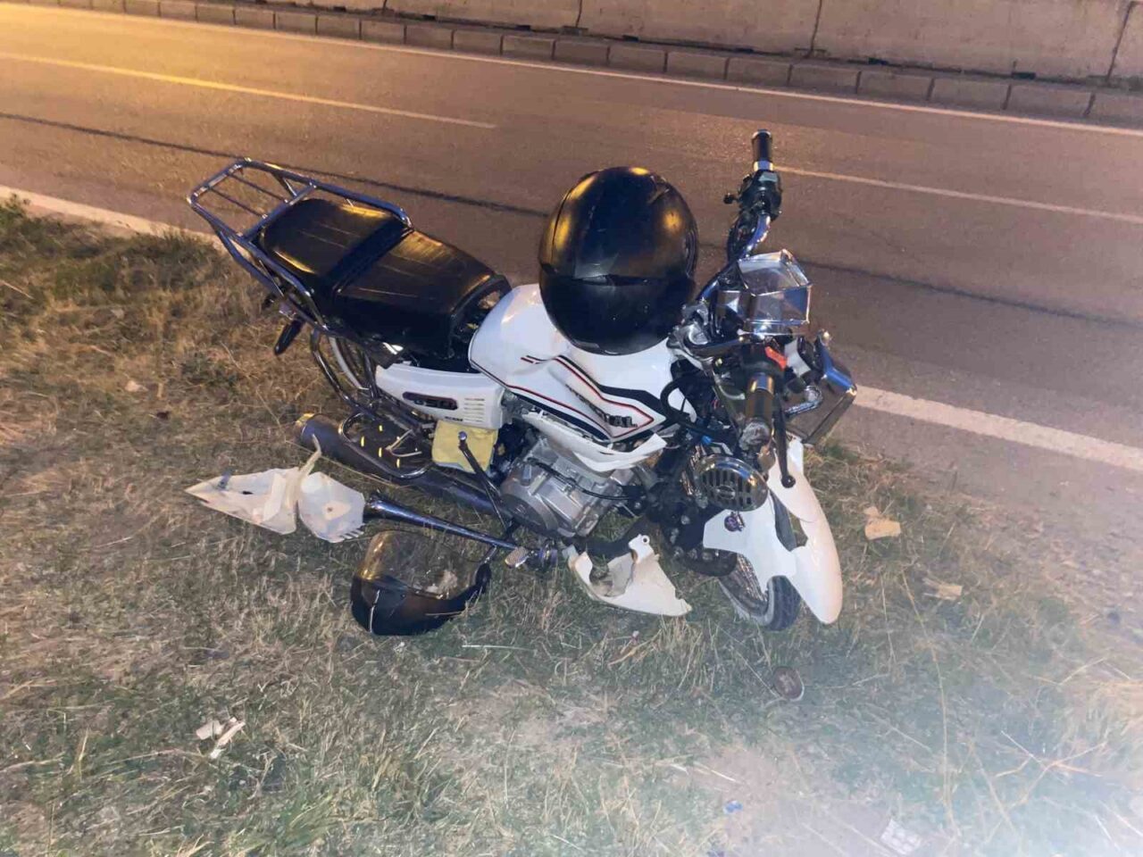 Samsun'un Kavak ilçesinde Y.B. yönetimindeki bir otomobil, A.D. idaresindeki motosikletle