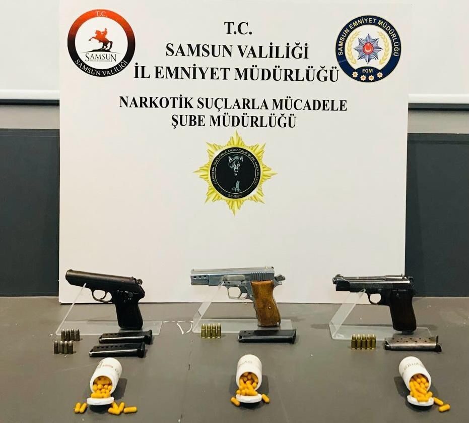 Samsun'da polis, A.K. (29) ve K.A.M. (19) isimli kişilerin evinde