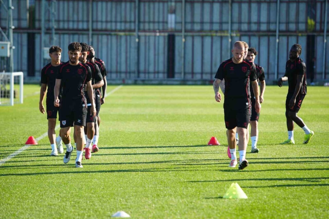 Samsunspor, 2025-2026 sezonu hazırlıklarını Nuri Asan Tesisleri'nde Teknik Direktör Thomas