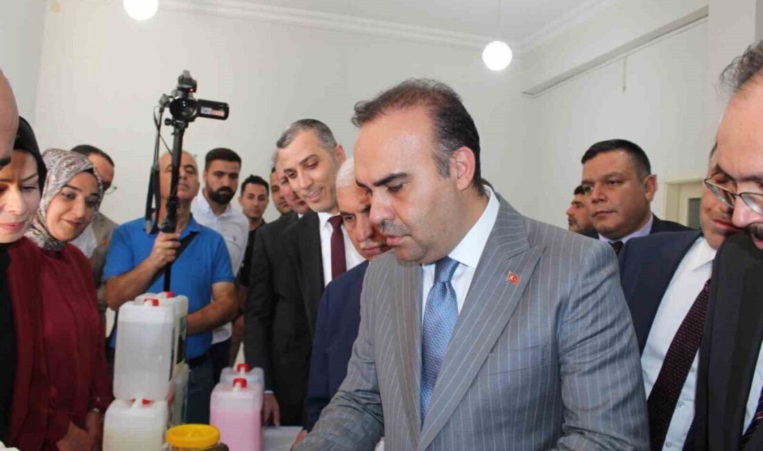 Sanayi ve Teknoloji Bakanı Mehmet Fatih Kacır, Siirt'te iş insanlarıyla