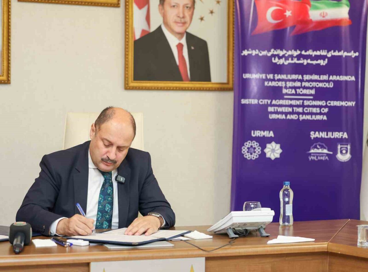 Şanlıurfa ve Urumiye arasında "Kardeş Şehir" protokolü imzalandı. Şanlıurfa Büyükşehir