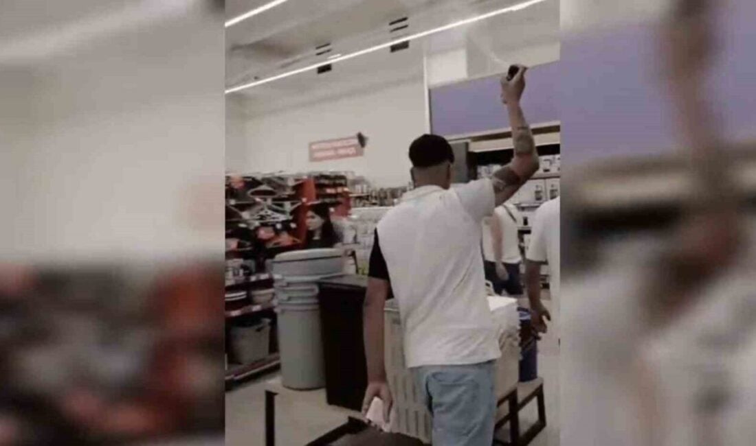 Şanlıurfa'da bir markette deodorant sıkarak sosyal medyada provokatif bir paylaşım