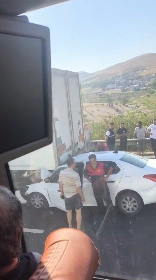 Şanlıurfa'da otomobilin tıra çarpması sonucu 14 yaşındaki Mehmet Fırat Tekin
