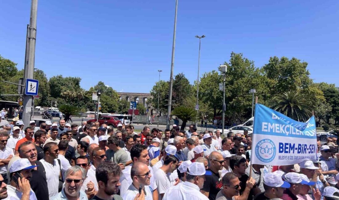 İstanbul Büyükşehir Belediyesi çalışanları, Saraçhane'de promosyon ihalesinin şeffaf olmadığını ve