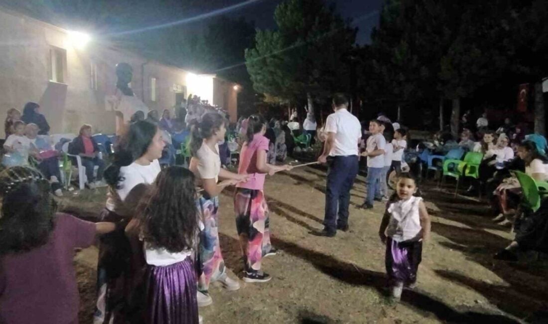 Eskişehir'in Sarayören Mahallesi'nde, Sarayören Muhtarlığı'nın düzenlediği şalvar etkinliği, 350 kadın