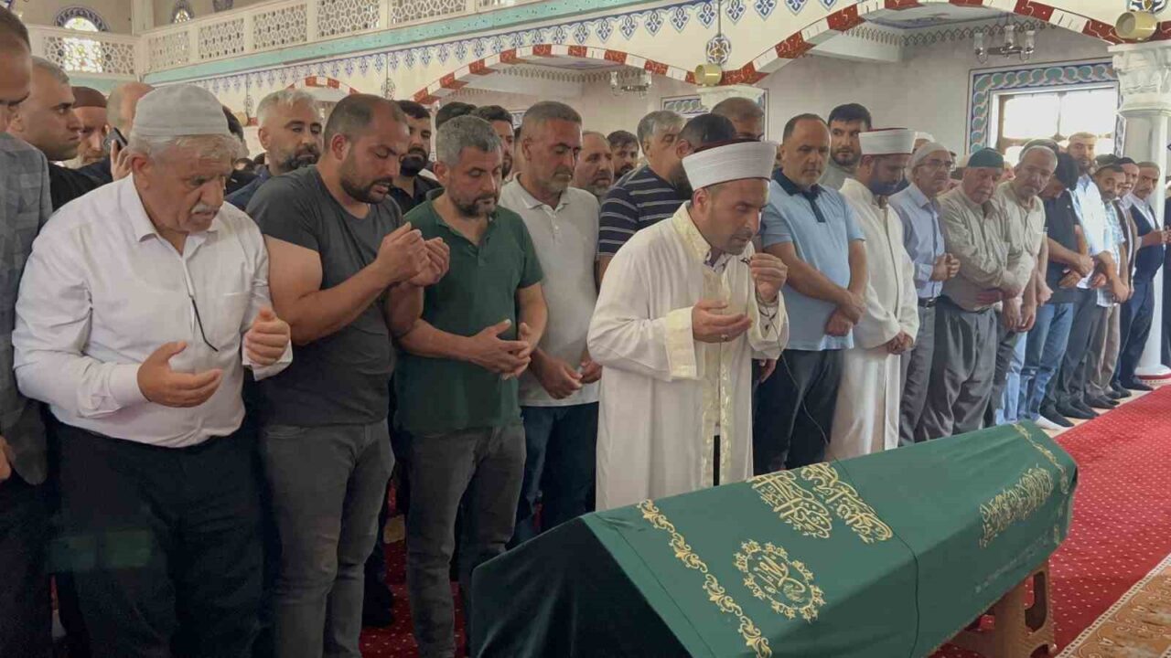 Sarıyer Kısırkaya'da kaybolan 18 yaşındaki Enes Açıkça, denizde bulundu ve