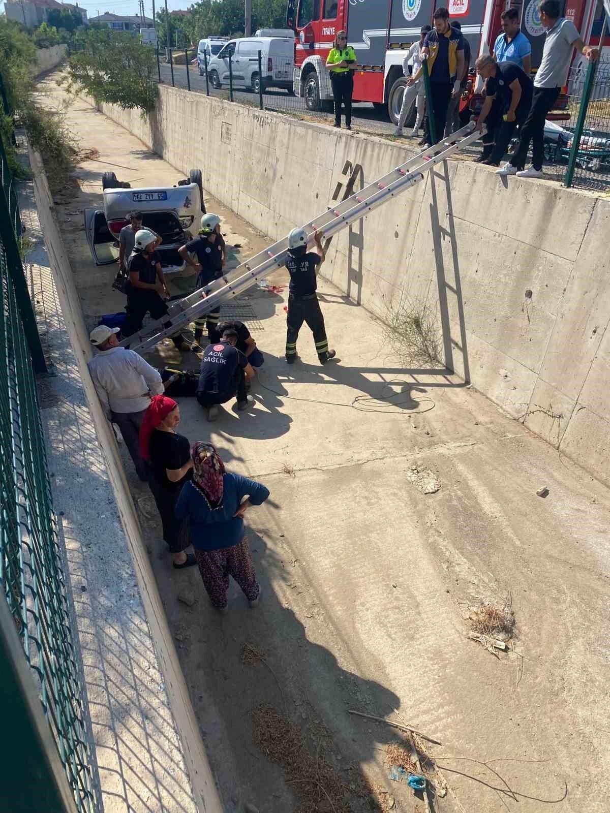 Tekirdağ'ın Şarköy ilçesinde 27 yaşındaki Ş.G. direksiyon hakimiyetini kaybederek otomobiliyle