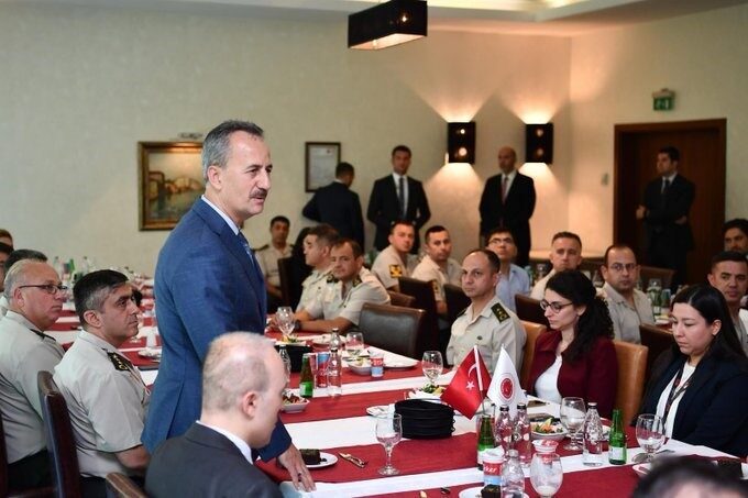 Savunma Sanayii Başkanı Haluk Görgün, yeni askeri ataşelerle bir araya