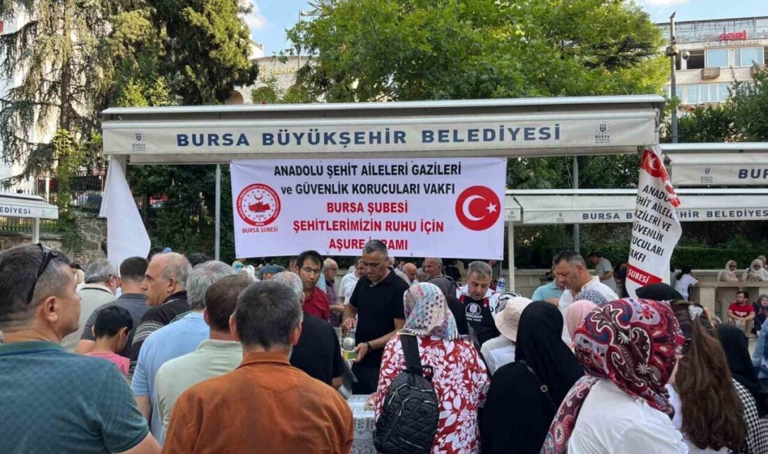 Bursa Ulu Cami avlusunda düzenlenen aşure etkinliği, Anadolu Şehit Aileleri