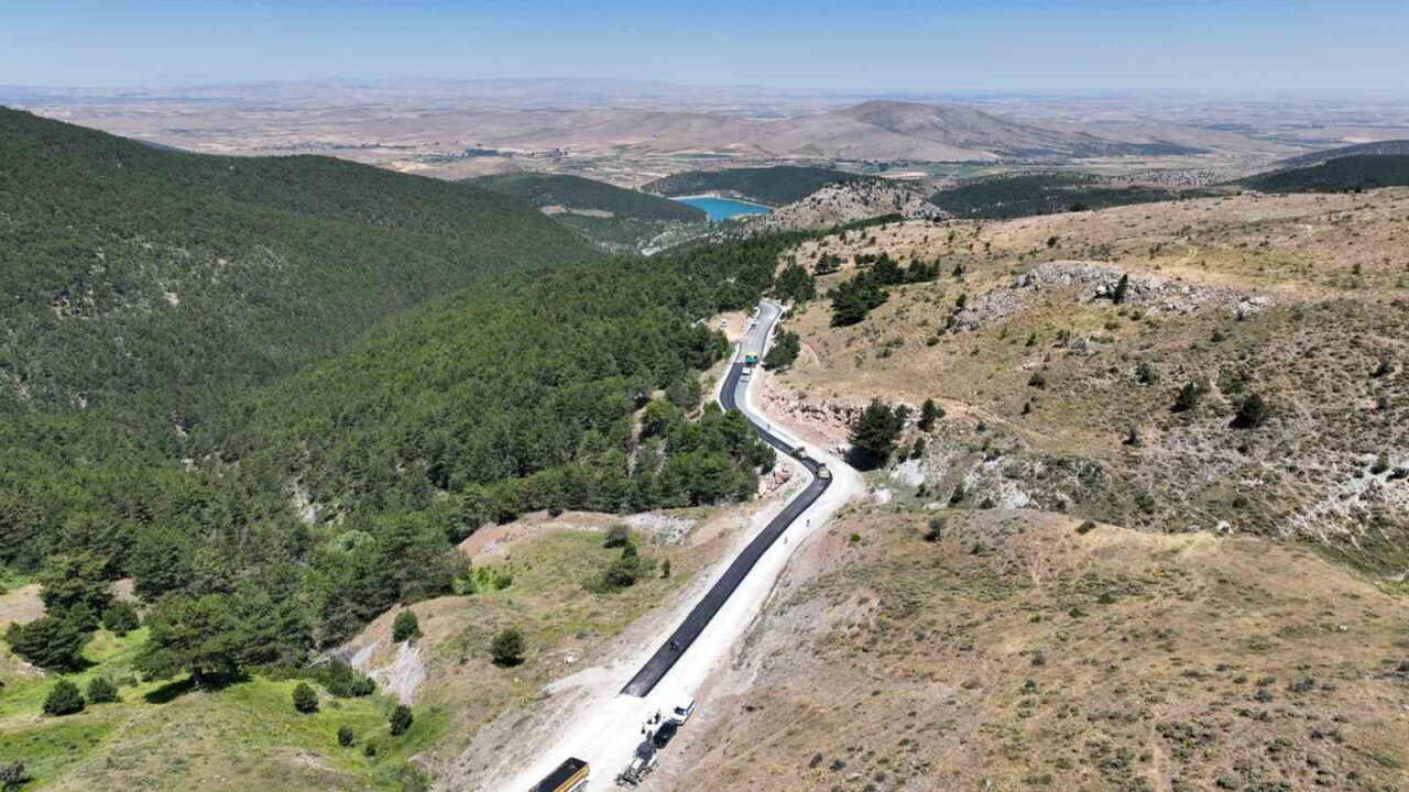 Konya Selçuklu Belediyesi, dış mahallelerde ulaşım konforunu artırmak amacıyla yol