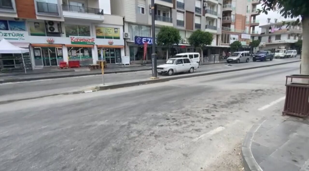 Antalya'nın Serik ilçesinde motosiklet ve bisikletin çarpışması sonucu Emine T.