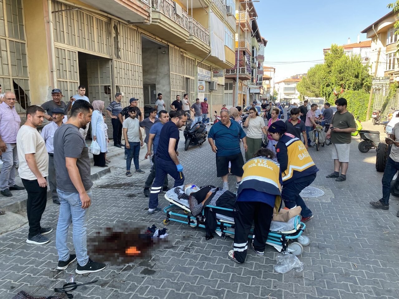 Manisa'nın Kula ilçesinde 65 yaşındaki Hatice Kurt, Selçuk Kurt'un kullandığı