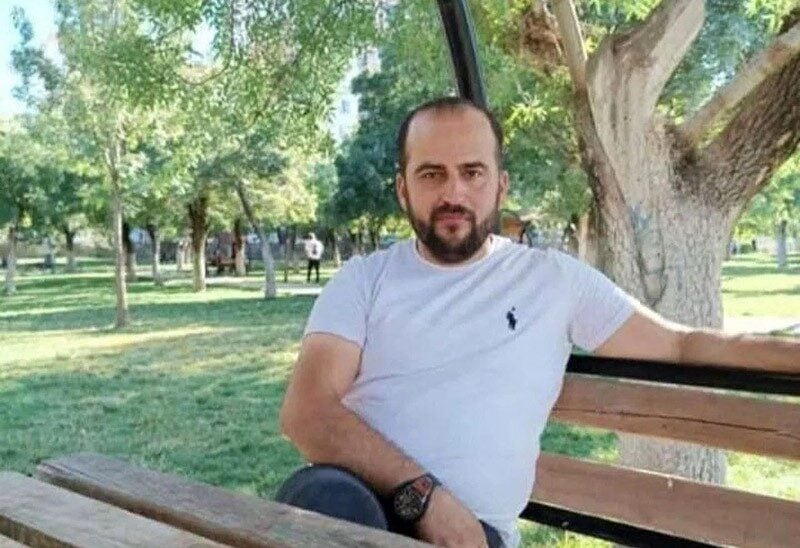 Siirt’in Kurtalan ilçesinde motosikletli Faik Esmer (32), çevre yolunda bir