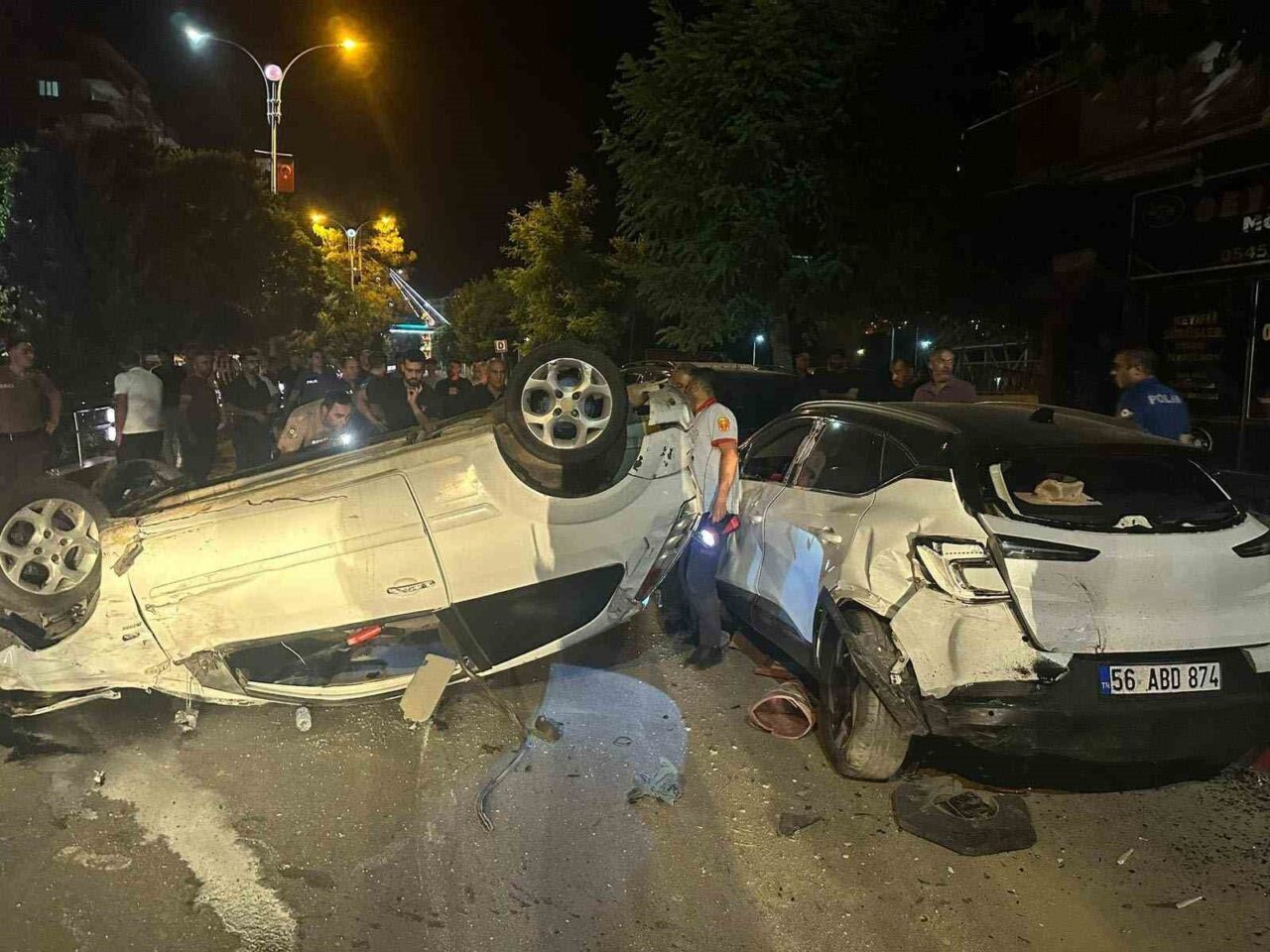 Siirt'te Kurtalan Yolu'nda meydana gelen trafik kazasında 15 AAH 086