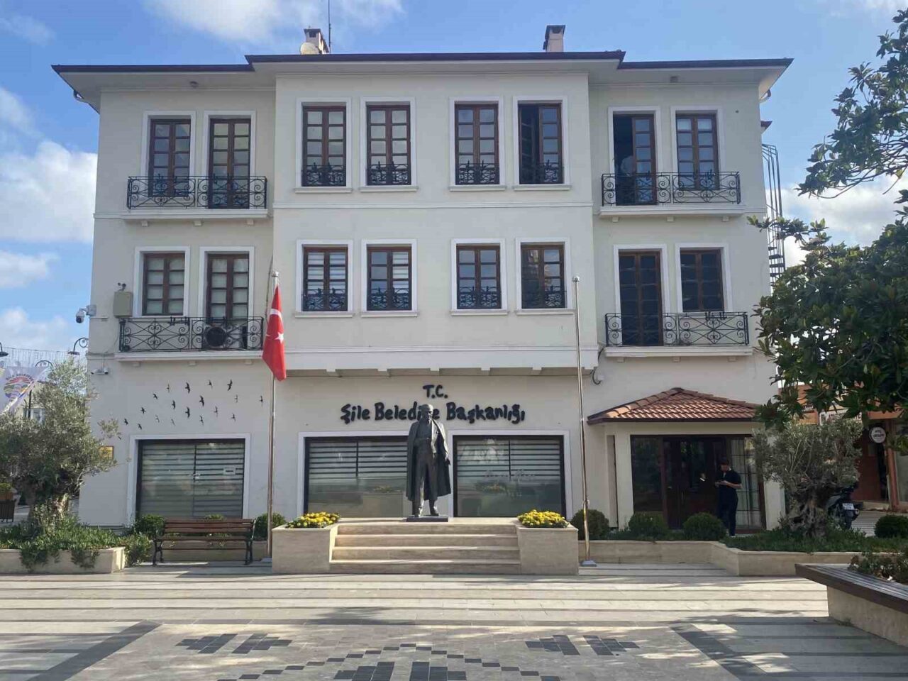 İstanbul Emniyet Müdürlüğü Mali Suçlarla Mücadele ekipleri, Şile Belediyesi'nde düzenledikleri
