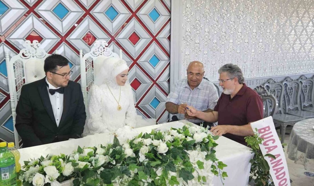 Merhum Mehmet Şaban Şimşek'in kızı Bürde Şimşek, İzmir'de A. Furkan