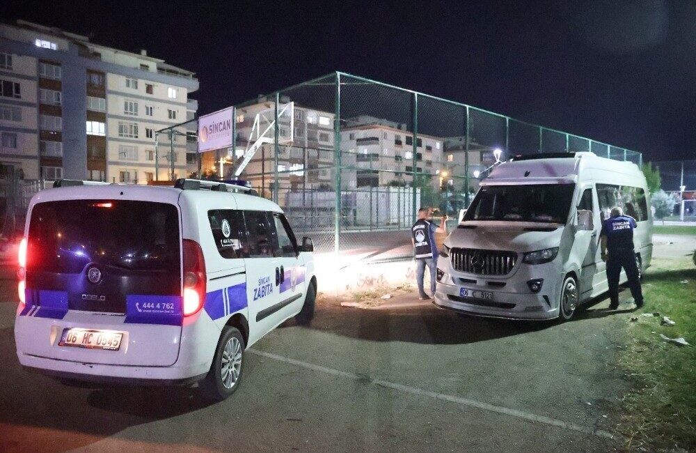 Sincan'da, İlçe Emniyet Müdürlüğü ve Sincan Belediyesi zabıta ekipleri, kamu