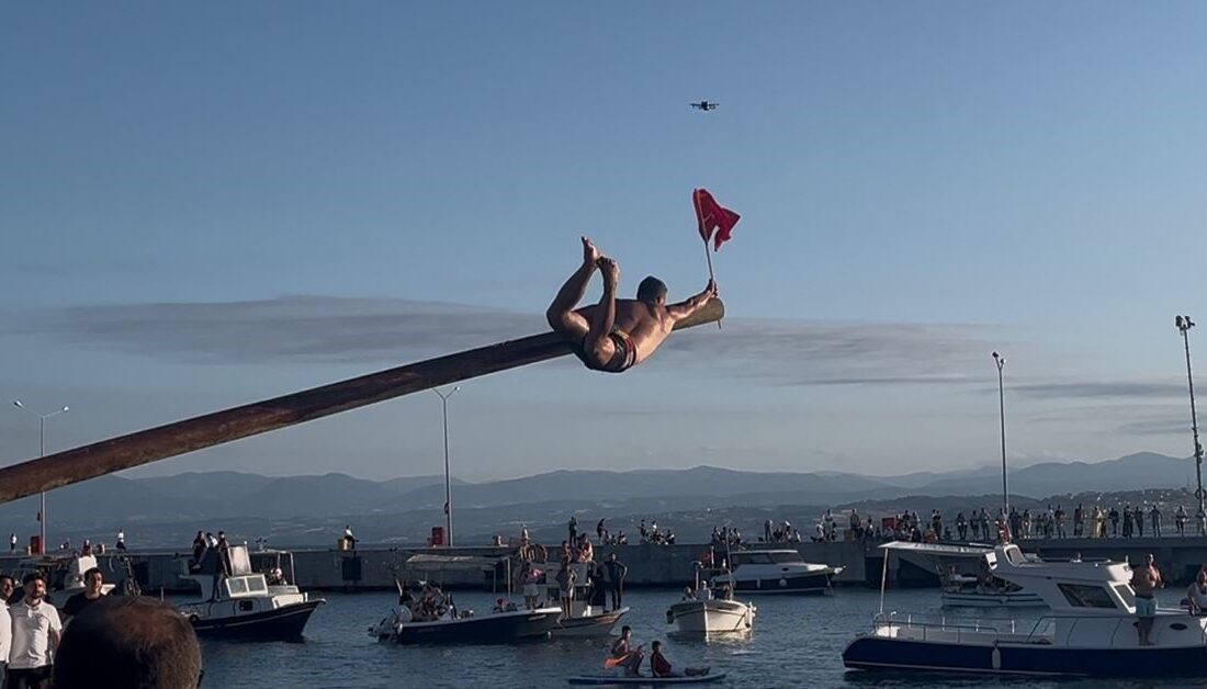 Sinop'ta 1 Temmuz Denizcilik ve Kabotaj Bayramı, renkli etkinliklerle kutlandı.