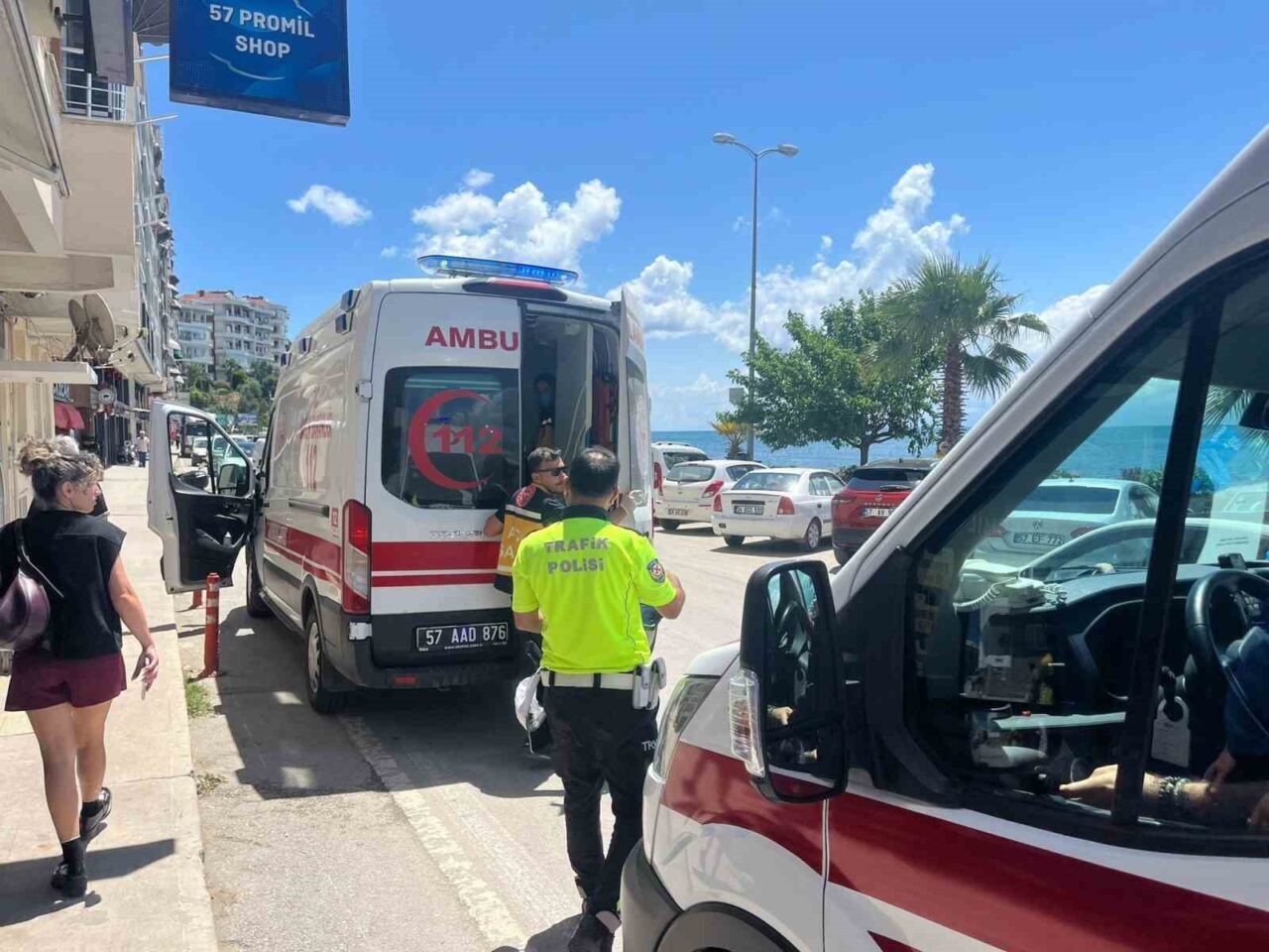 Sinop'ta Enver Bahadır Caddesi'nde otomobil ve motosikletin çarpışması sonucu S.B.'nin