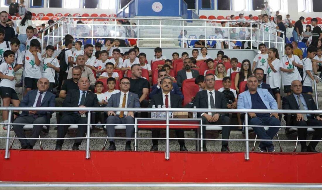 Şırnak'ta GSB Spor Okulları ve Engelsiz Spor Okulları'nın açılışı yapıldı.