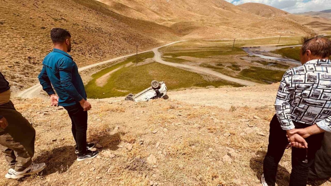 Şırnak’ın Beytüşşebap ilçesinin Yeşilyurt köyü yakınlarında meydana gelen trafik kazasında