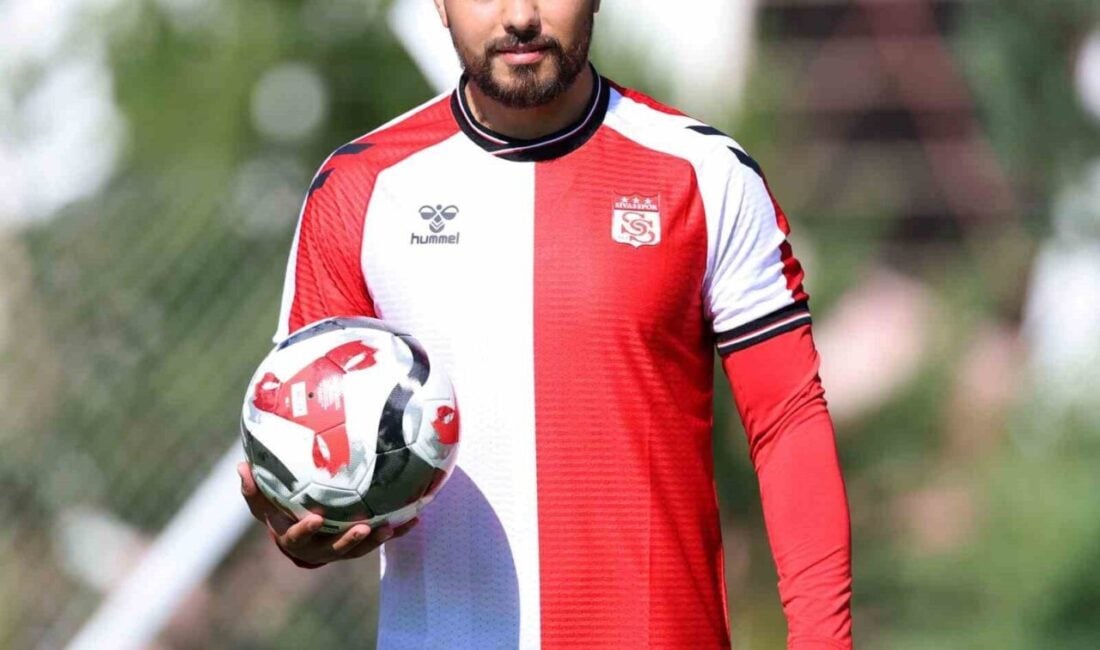 Sivasspor, yeni sezon için transfer çalışmalarına hız kesmeden devam ediyor.