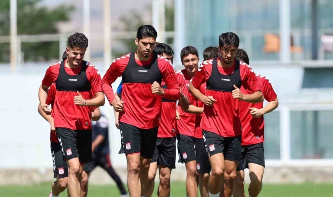 Sivasspor, 2025-2026 sezonu antrenmanlarına Sivas'ta devam ediyor. Teknisyen Osman Zeki
